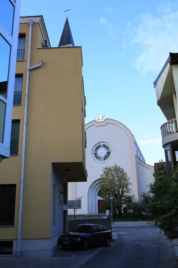 מוסטר Villa Salvia מראה חיצוני תמונה